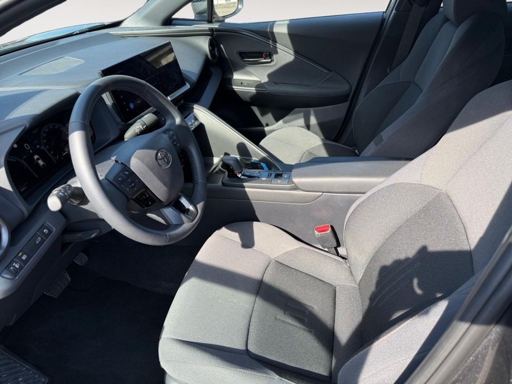 Fahrzeugabbildung Toyota C-HR 2.0 Hybrid Team Deutschland
