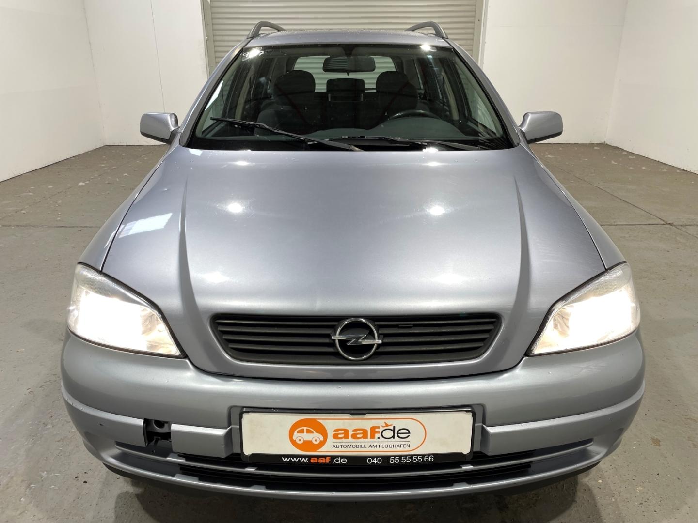 Opel Astra 2009 — photo 19