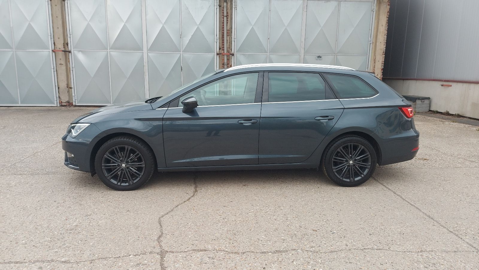 Seat Leon ST 2.0TDI Xcellence LED DAB Panorama Kamera imagem 3
