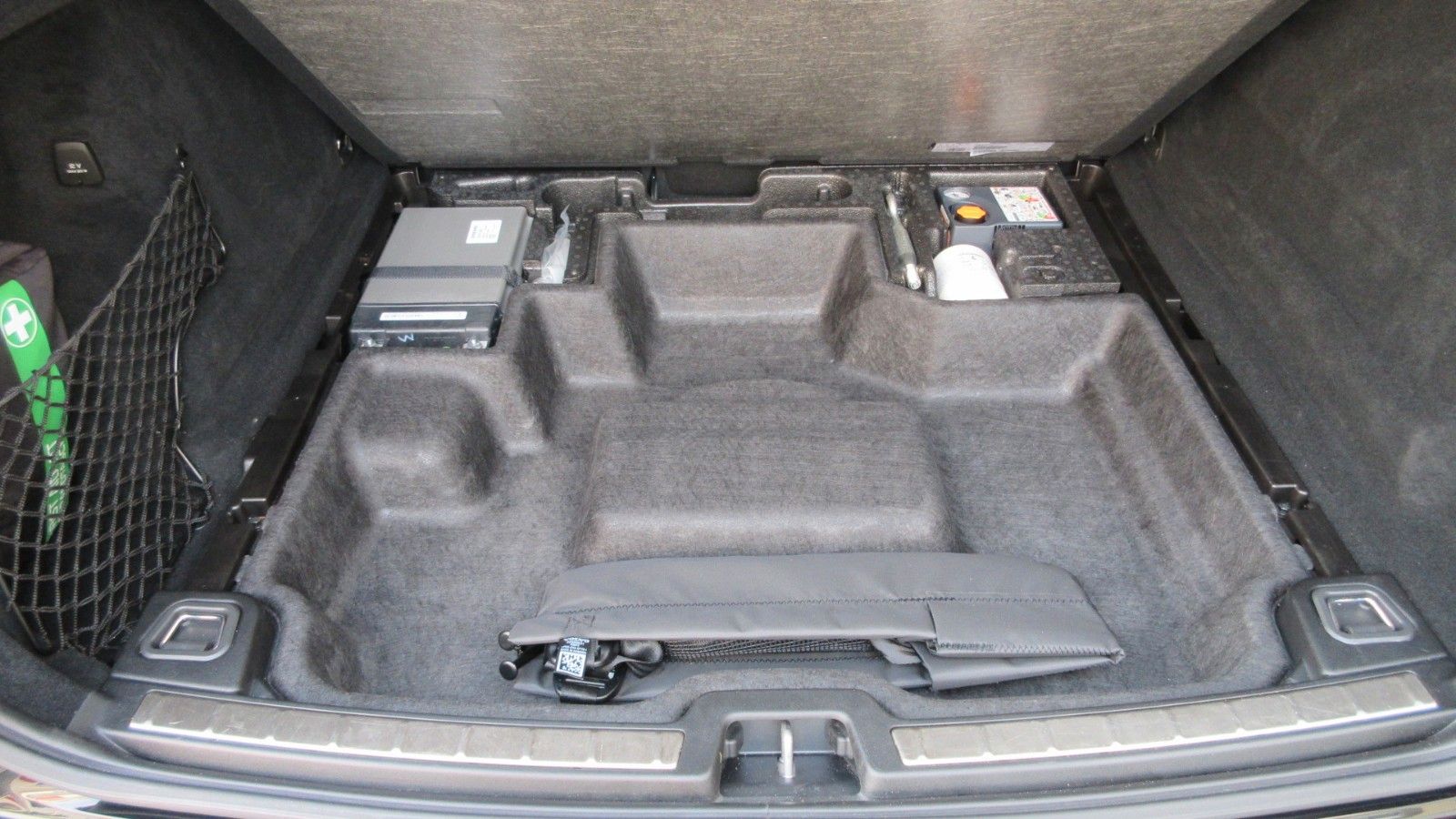 Fahrzeugabbildung Volvo XC 60 B4 Plus Bright 2WD