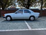 Mercedes-Benz 190E 1,8 Automatik  - Mercedes-Benz 190 mit Benzin-Antrieb: Automatik