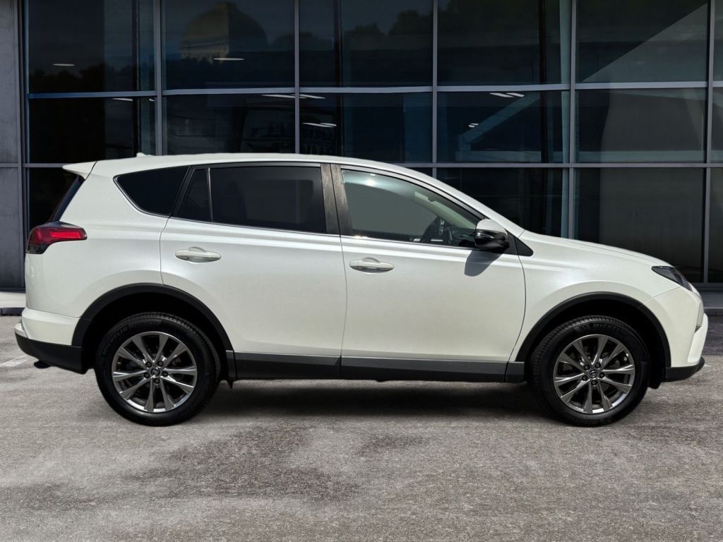 Fahrzeugabbildung Toyota RAV 4 2.0 D-4D 4x2 Start-Stop Edition