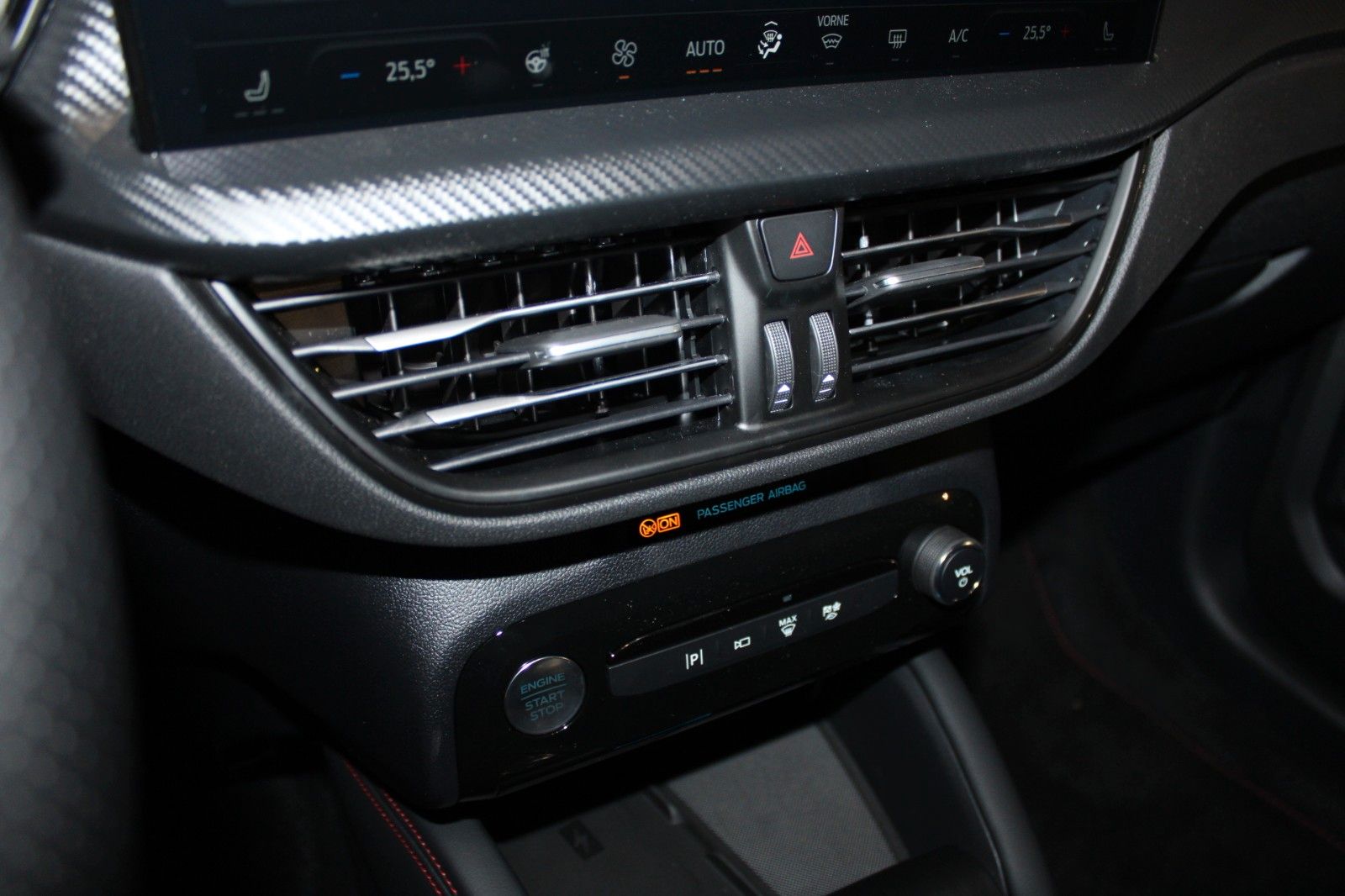 Fahrzeugabbildung Ford Kuga PHEV ST-Line X NAVI LED Matrix Winter Paket