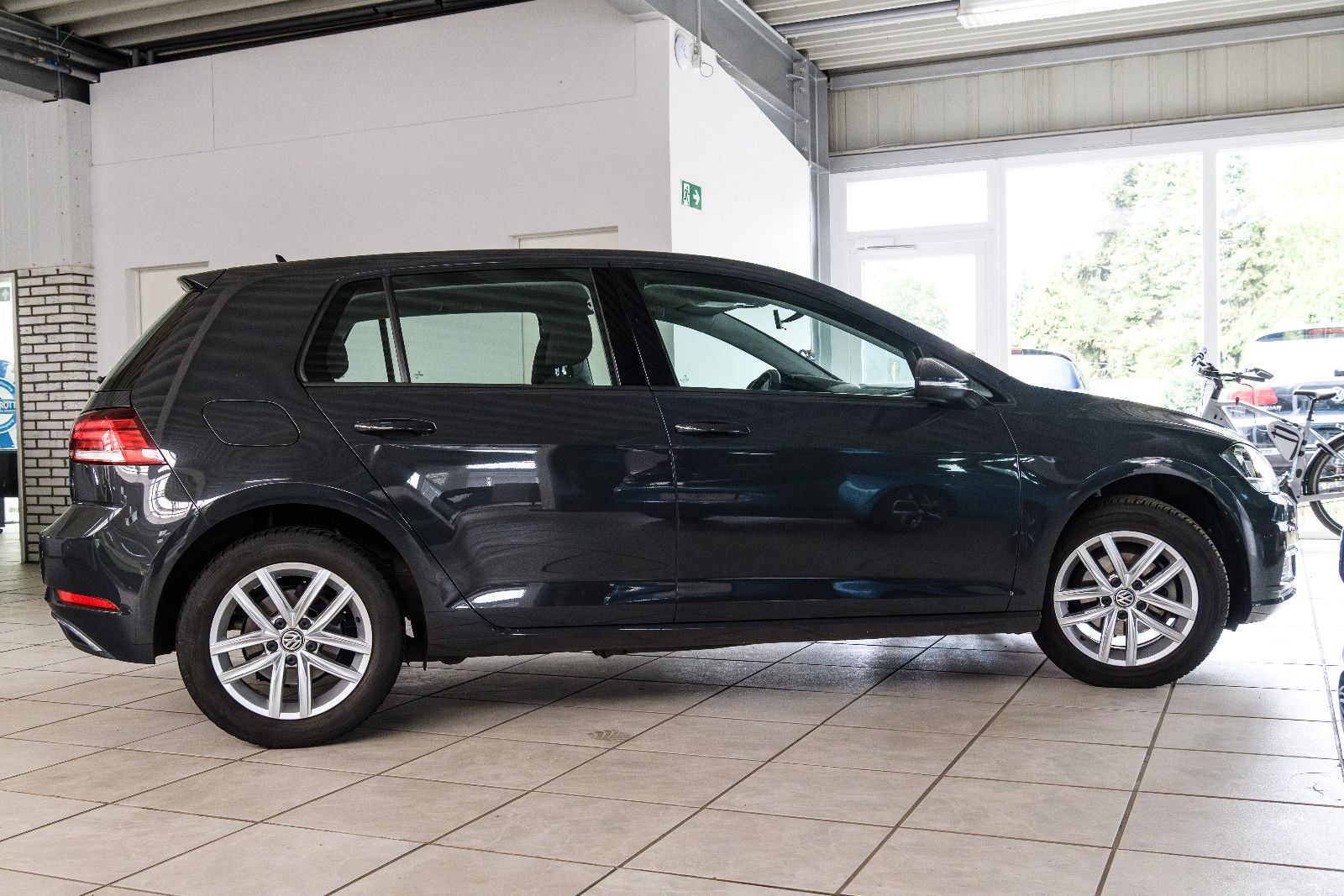 Fahrzeugabbildung Volkswagen Golf VII1.0l TSI Comfortline + GJR + Klima