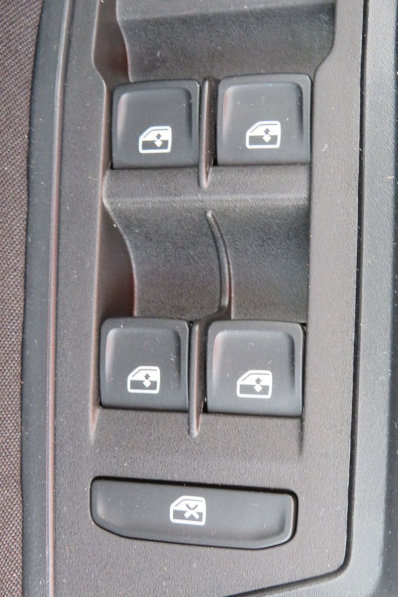 Fahrzeugabbildung Volkswagen T-Roc Life LED AHK KAMERA ACC NAVI 1.HD