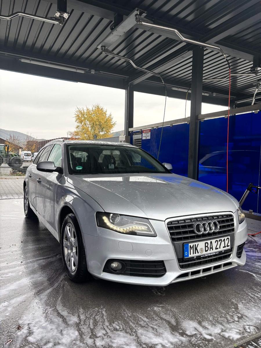 Audi A4 2010 — rear view