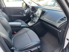 Fahrzeugabbildung Scenic Intens 1.3 TCe 160 Kamera/Allwetterr/Sitz