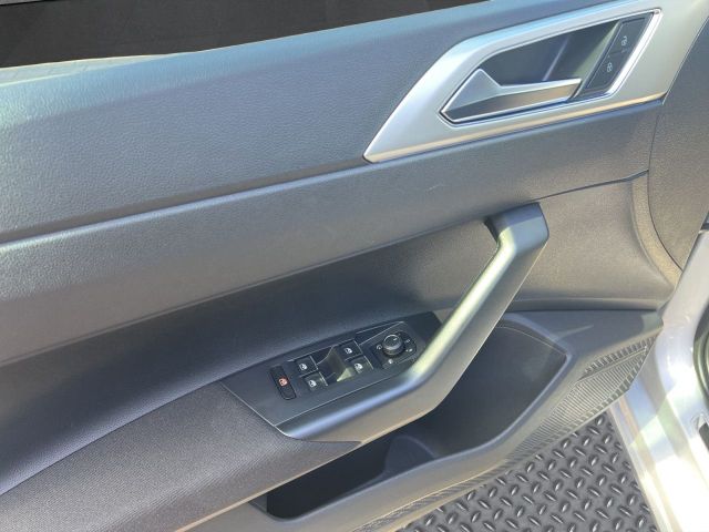 Polo 1.0 Move Bluetooth LED Klima Einparkhilfe