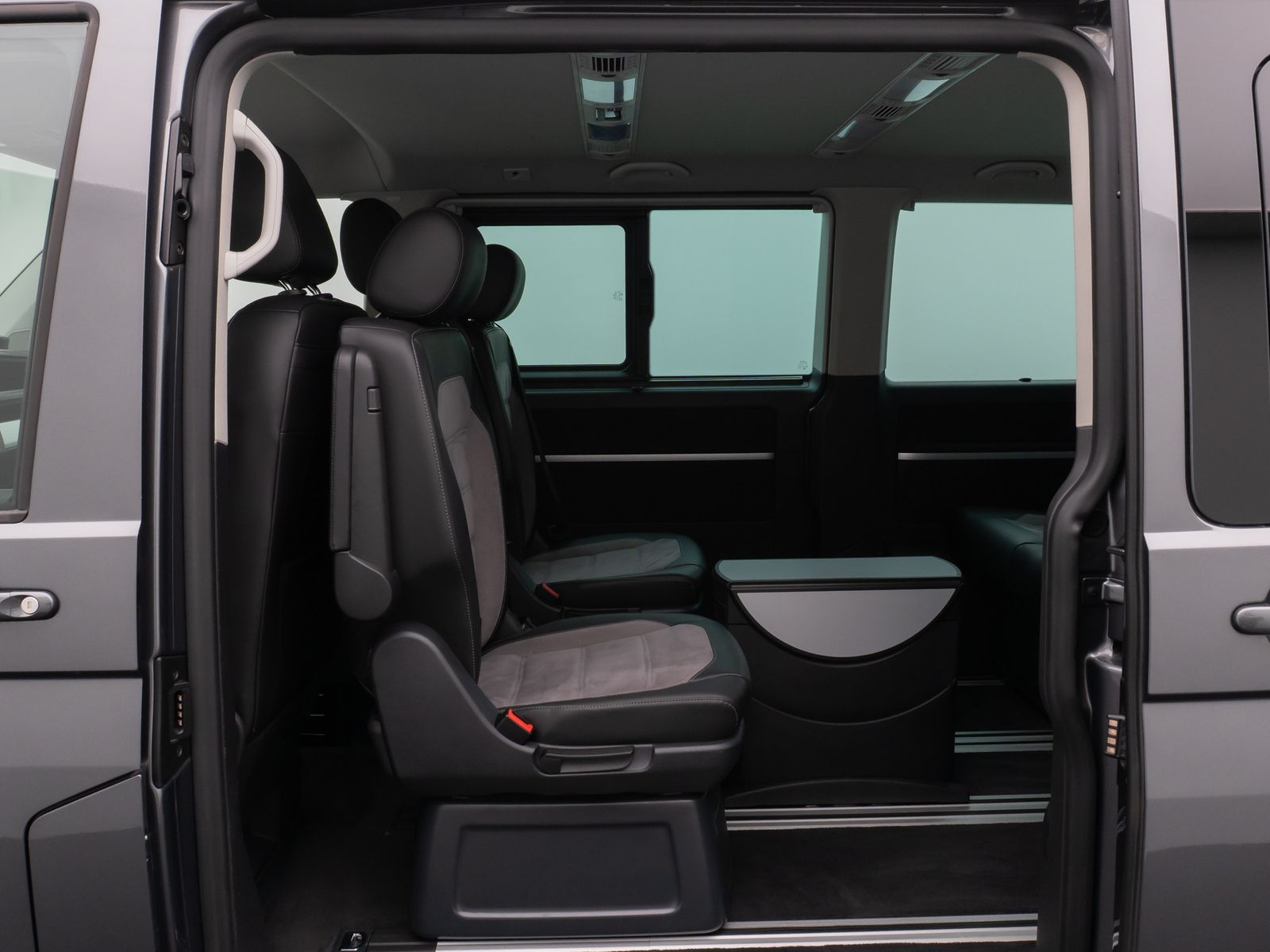 Fahrzeugabbildung Volkswagen T6 Multivan Kamera DAB Standheizung Navi Tempo