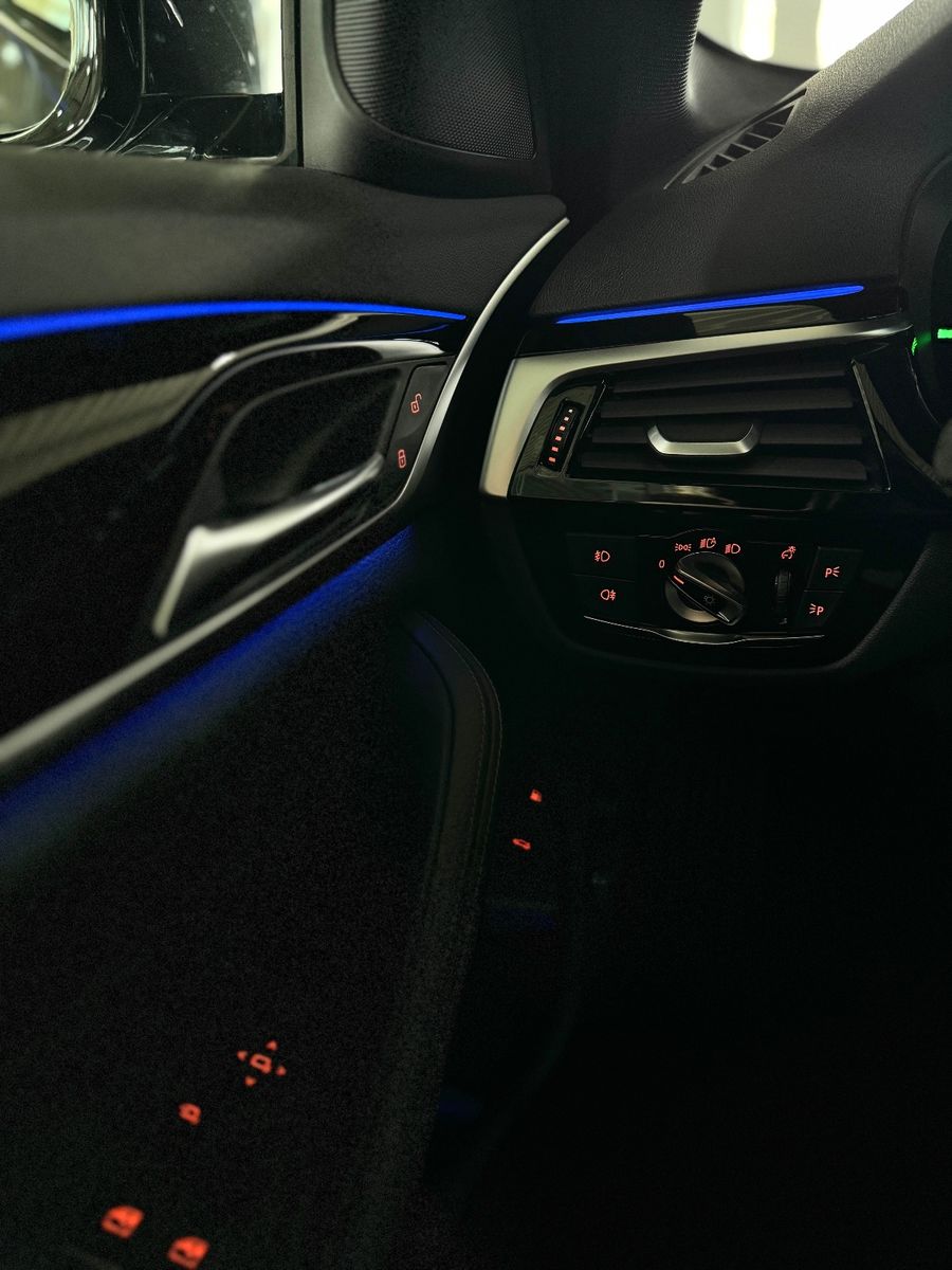Fahrzeugabbildung BMW 530e Sport Line Kamera Glasdach HiFi DAB Alarm
