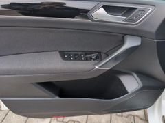 VW Touran 1.4 TSI DSG Highline Pano LED AHK Massage