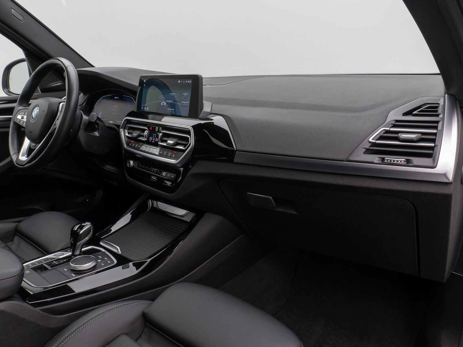 Fahrzeugabbildung BMW X3 xD30e  Panorama Kamera HUD DAB H/K AHK Sport