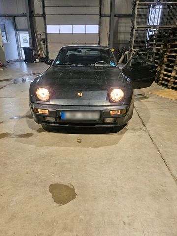 Porsche 944