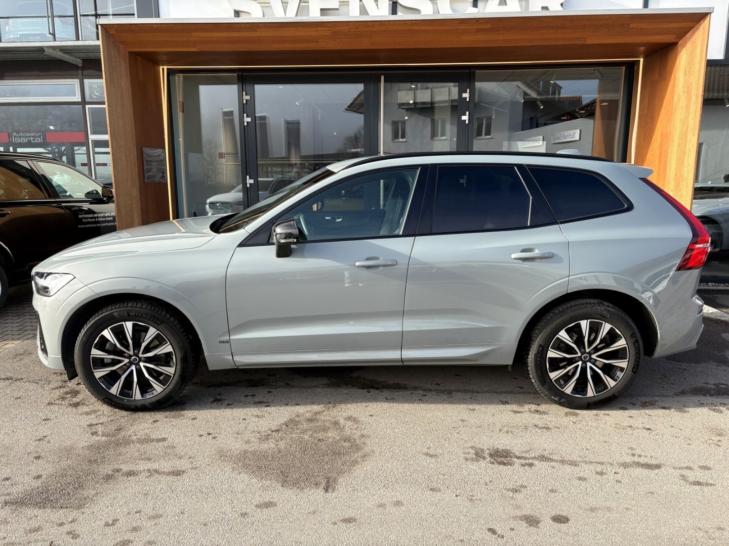 Volvo XC60 Plus Dark AWD B4 Diesel EU6d StandHZG Leder foto 3