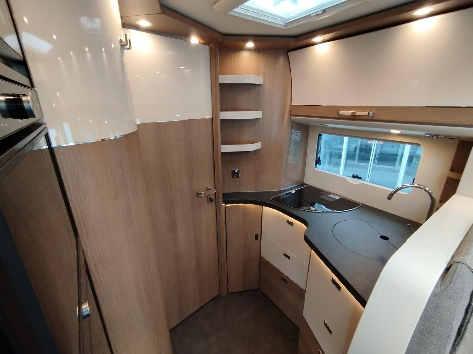 Fahrzeugabbildung Malibu I 490 RB LE comfort Mercedes,Distronic,LED,Autom