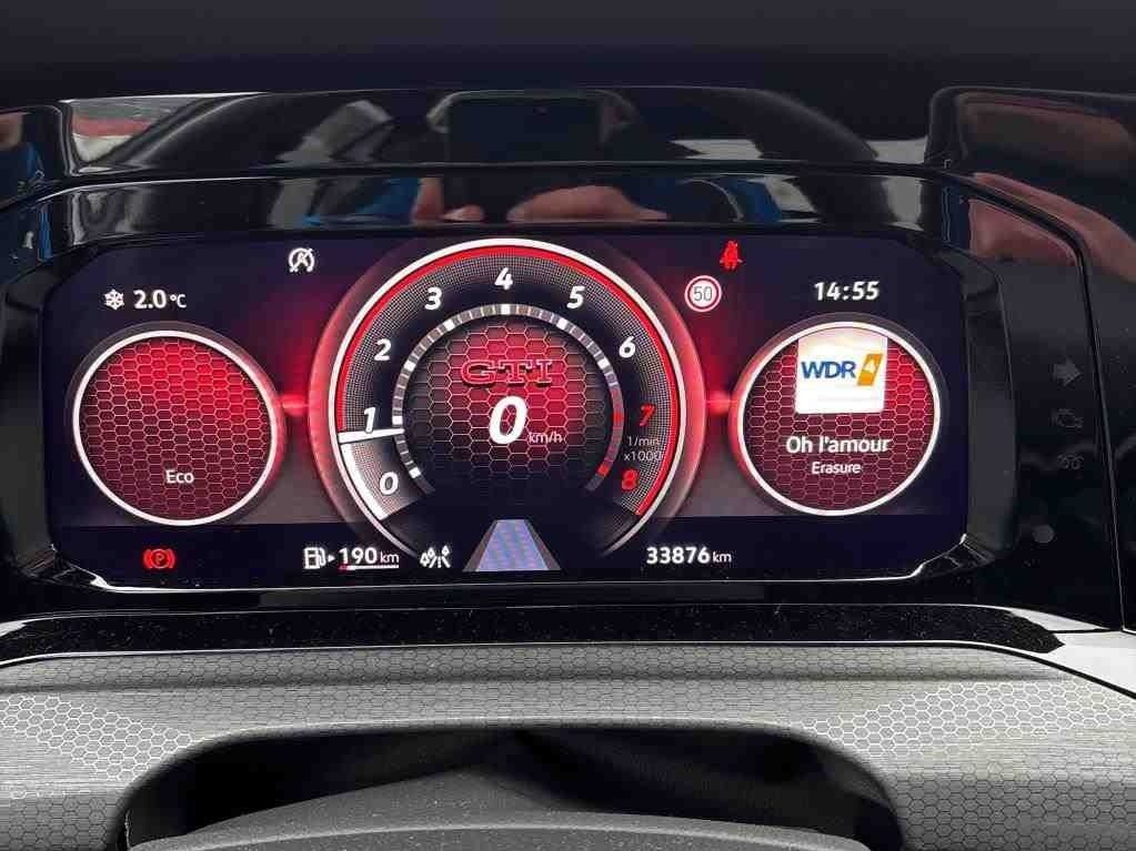 Fahrzeugabbildung Volkswagen Golf GTI *Panodach*Navi*PDC*Sitzhzg*ACC*LED*DAB*