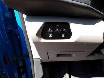 Volkswagen T7 Multivan - 11