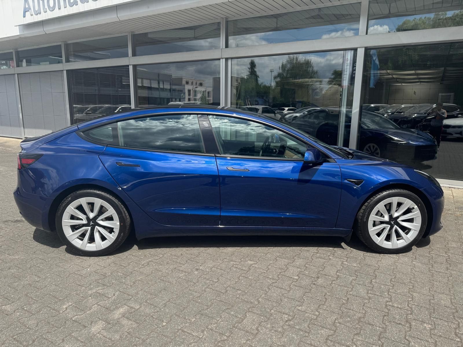 Fahrzeugabbildung Tesla Model 3 RWD PANO+LED+NAVI+SHZ+KAMERA+ACC+WP