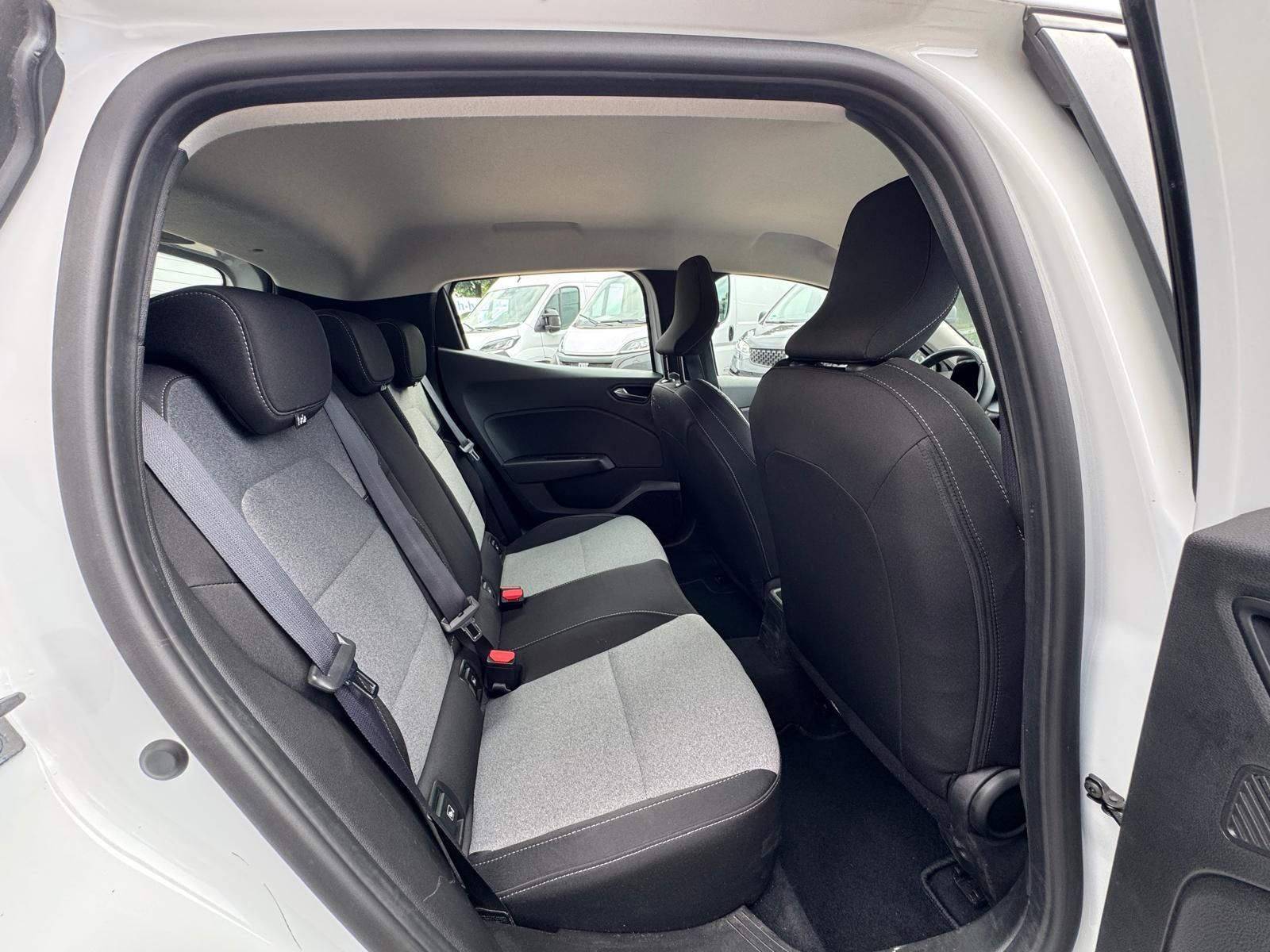 Renault Clio - Bild 10