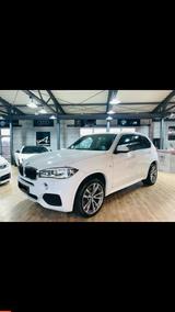 BMW X5 xDrive30d - - BMW X5 in Essen