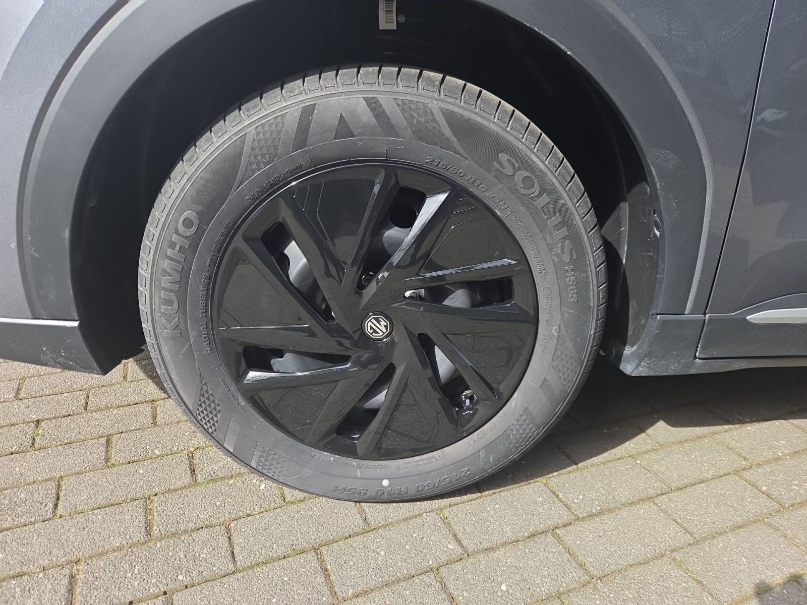 Fahrzeugabbildung MG ZS 1.5 116 PS Schalter Standard *NAVI*KLIMA*DAB*