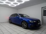 Audi A4 Avant 1.8 S line Sportpaket / plus Automatik - Audi A4 mit Benzin-Antrieb: Kombi, 1.8