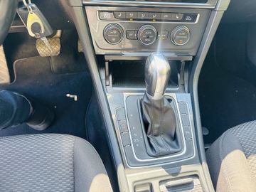 Volkswagen Golf - 12