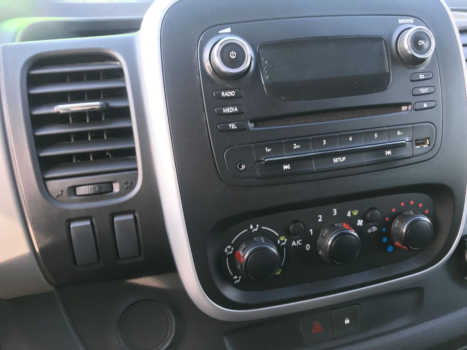 Fahrzeugabbildung Nissan NV300 Kastenwagen L1H1 2,7t PRO,PDC,SHg