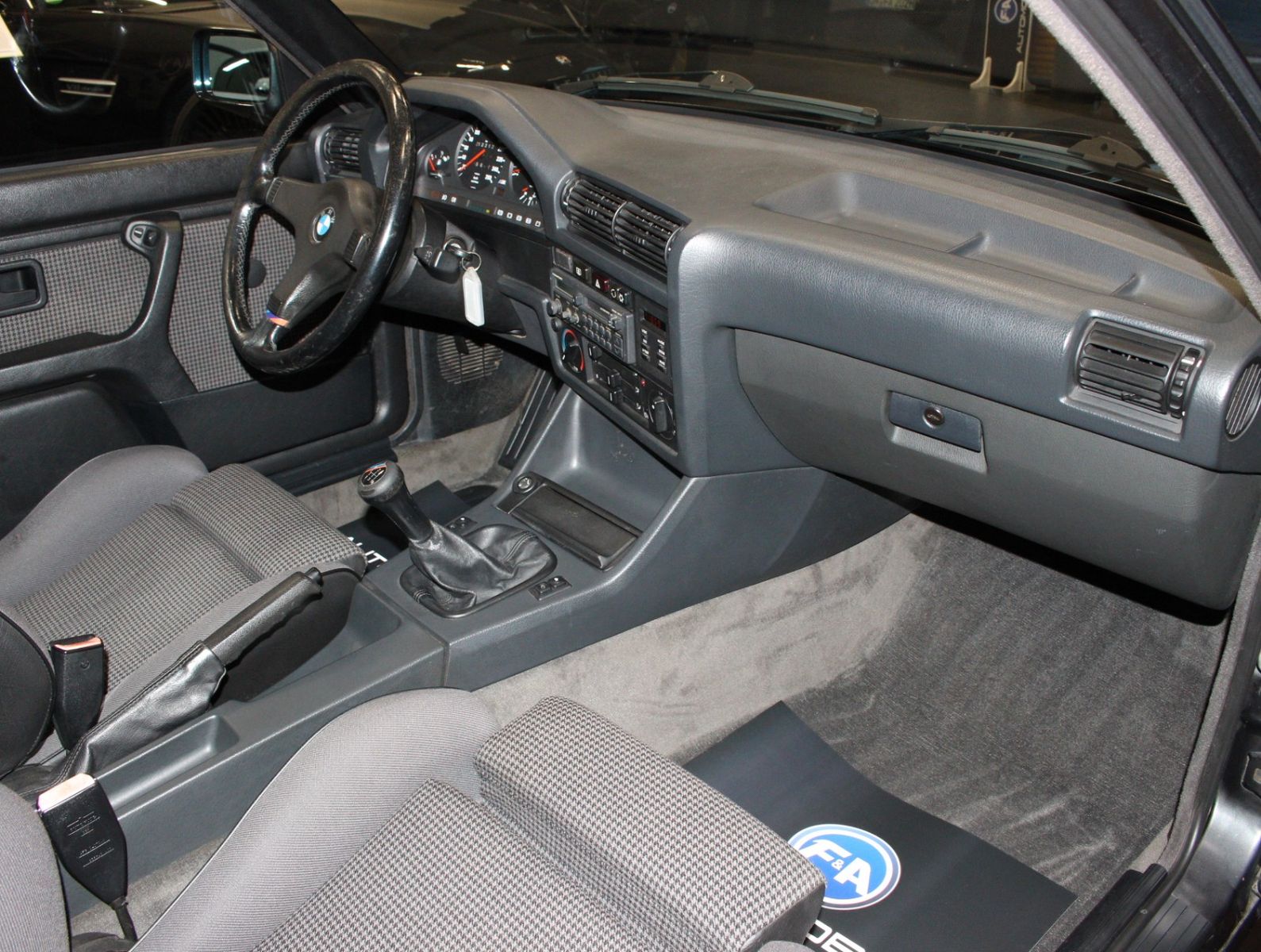 Fahrzeugabbildung BMW M3 2.3 S14 Carbon-Airbox+H-Kennz.+16" BBS