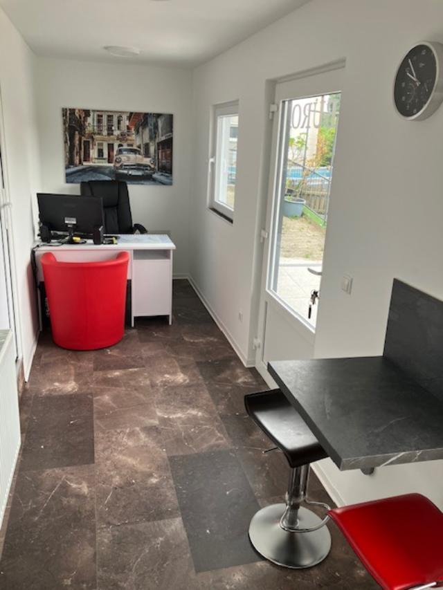 showroom-image-top