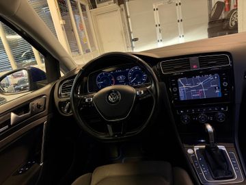 Volkswagen Golf - 4