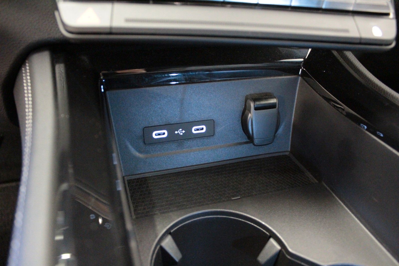 Fahrzeugabbildung Renault Austral Mild Hybrid 160 Techno Automatik*