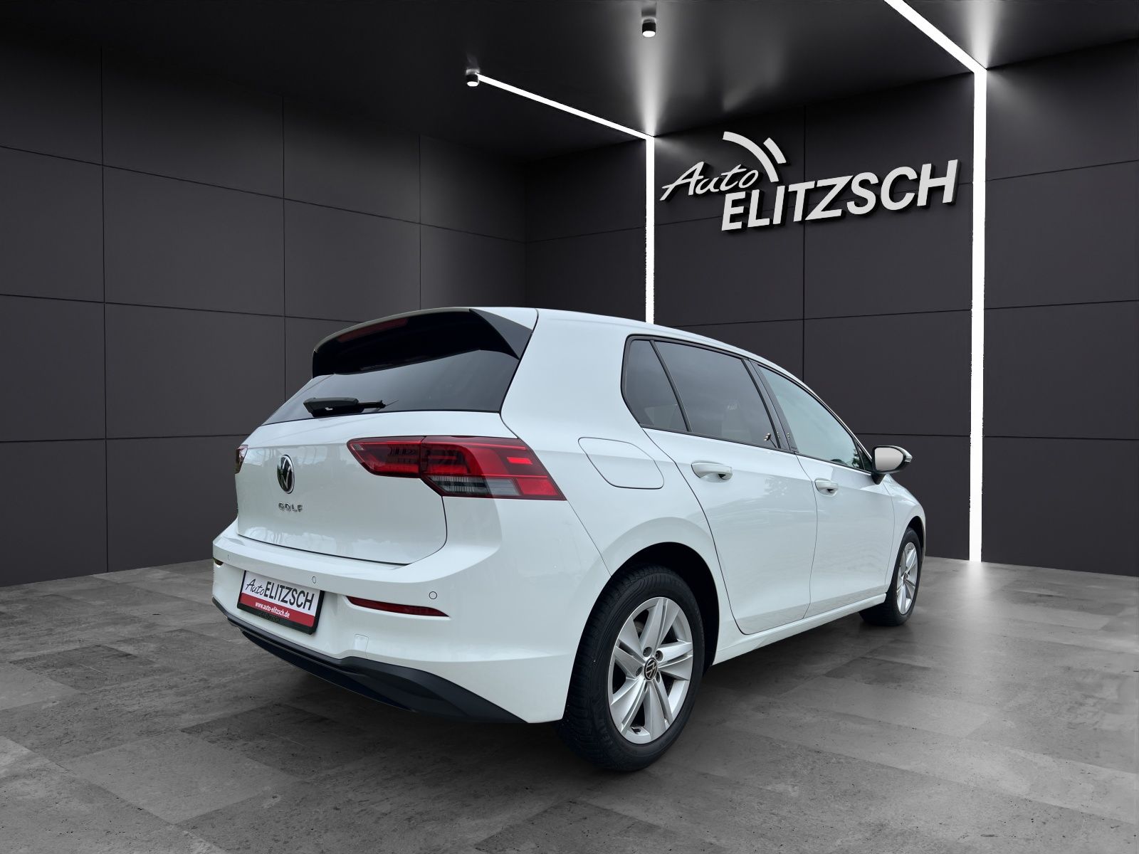 Fahrzeugabbildung Volkswagen Golf VIII Business TDI DSG LED ACC SHZ PDC Navi