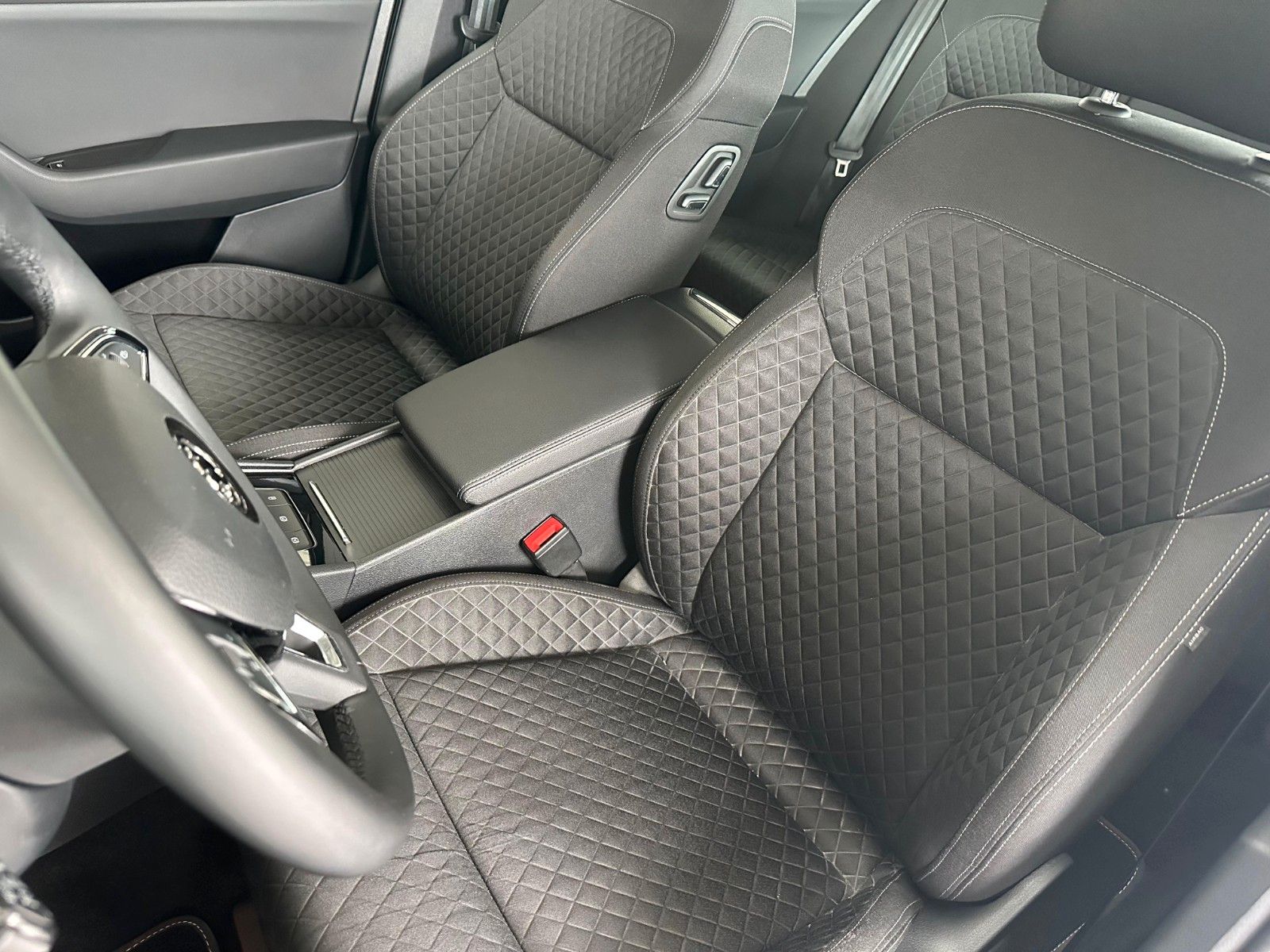 Skoda Superb Combi Style 4x4 PDC Tempo SHZ Kamera DAB foto 10