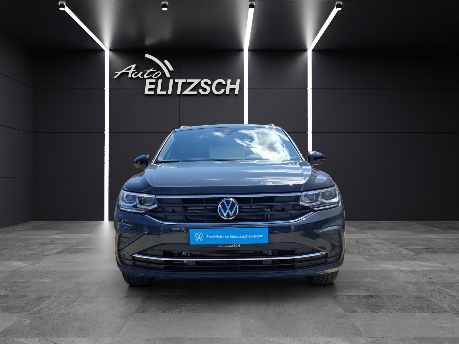 Fahrzeugabbildung Volkswagen Tiguan TDI Move DSG STH Matrix AHK Navi AID ACC