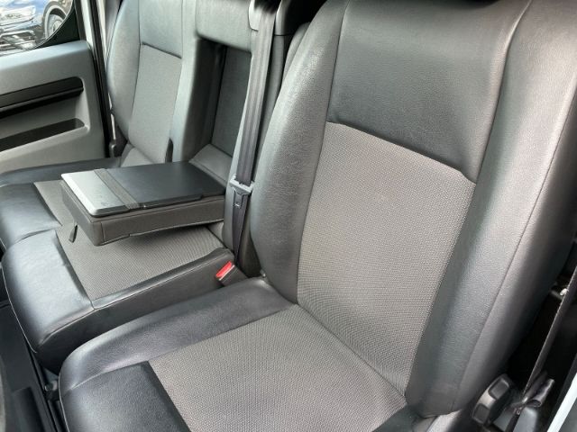 Fahrzeugabbildung Citroën Jumpy 2.0 BlueHDi 145, Club M-L2H1 AHK, 3-Sitzer