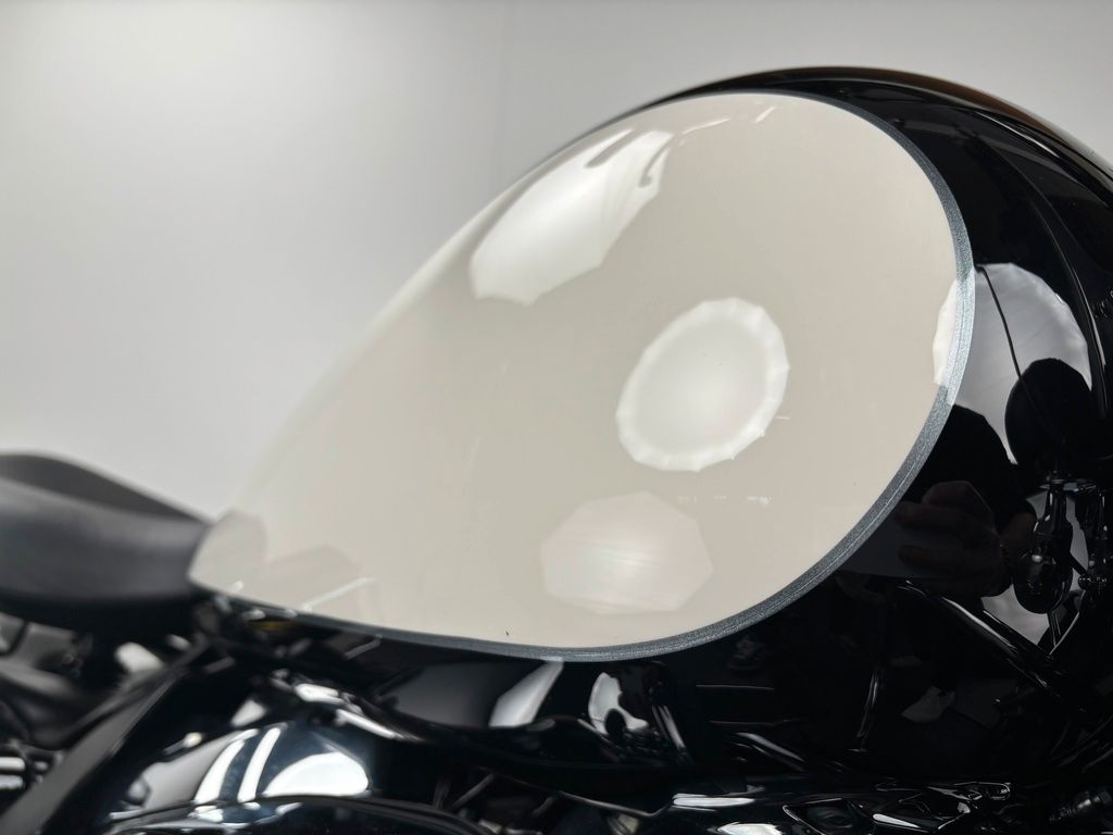 Fahrzeugabbildung Harley-Davidson ROAD KING POLICE *NEUWERTIG *5HD1