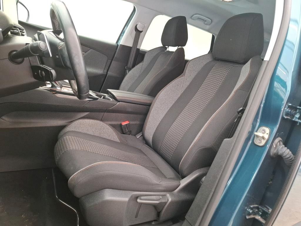 Fahrzeugabbildung Peugeot 5008 Active Busines 1.2 VIRTUAL/NAVI/PDC+CAM/LED