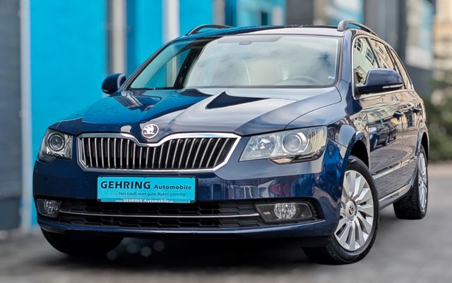 Skoda Superb Combi 140 TDi*Xenon*Sitzhzg*Navi*AHK*Top