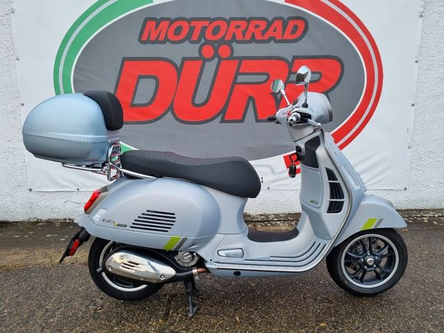 Vespa GTS 300 Super Tech mit Topcase