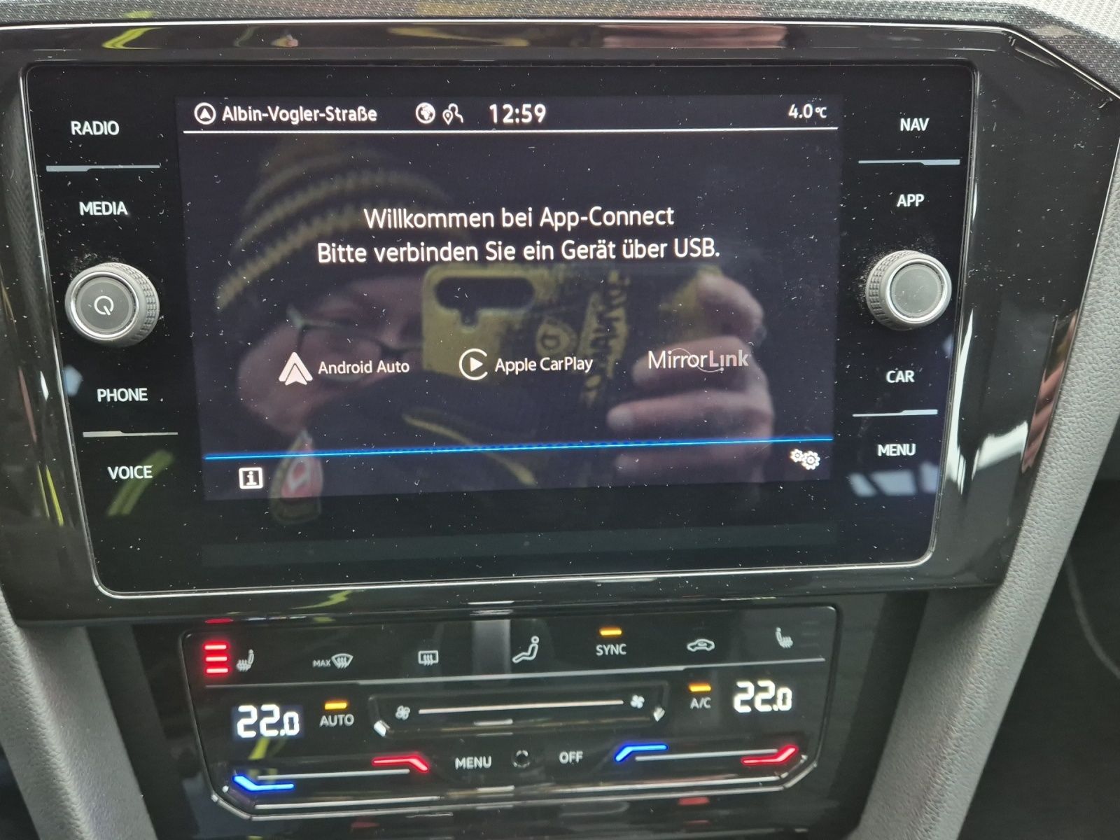 Fahrzeugabbildung Volkswagen Passat Variant TSI R-Line DSG Matrix Navi AID AC