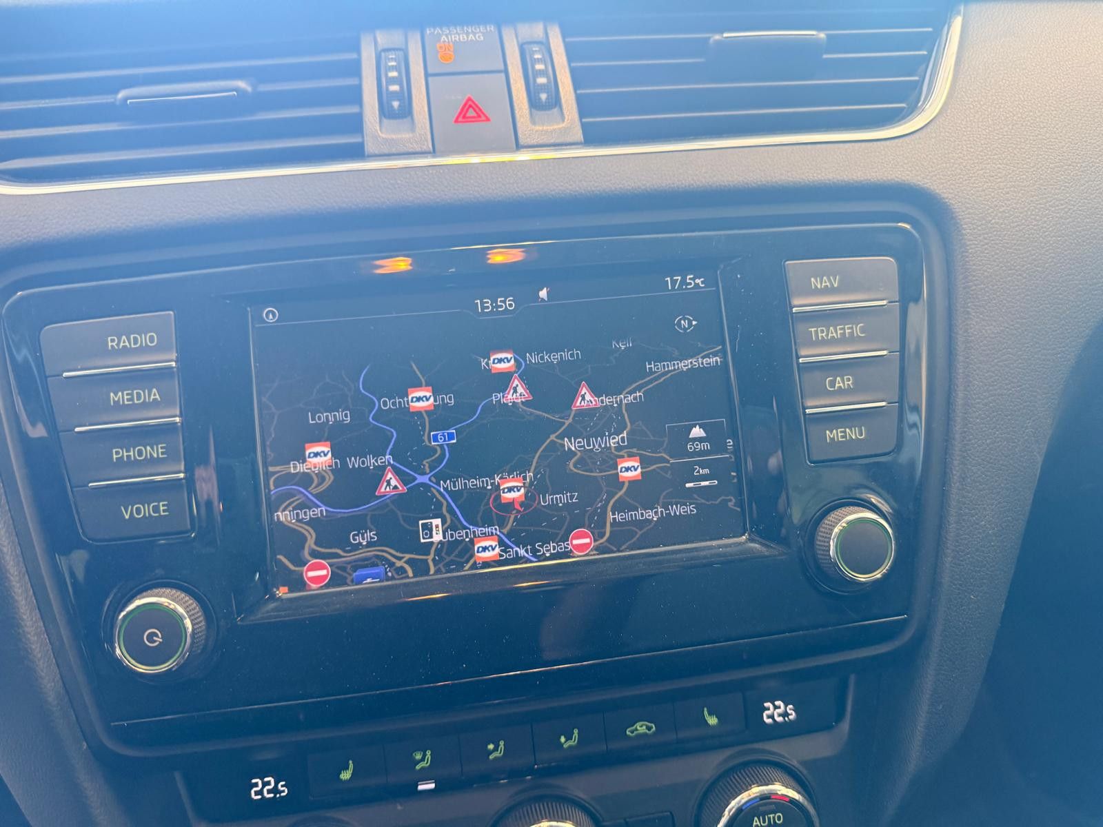 Fahrzeugabbildung SKODA Octavia Combi Ambition/ 1.HAND / NAVI/KLIMA/