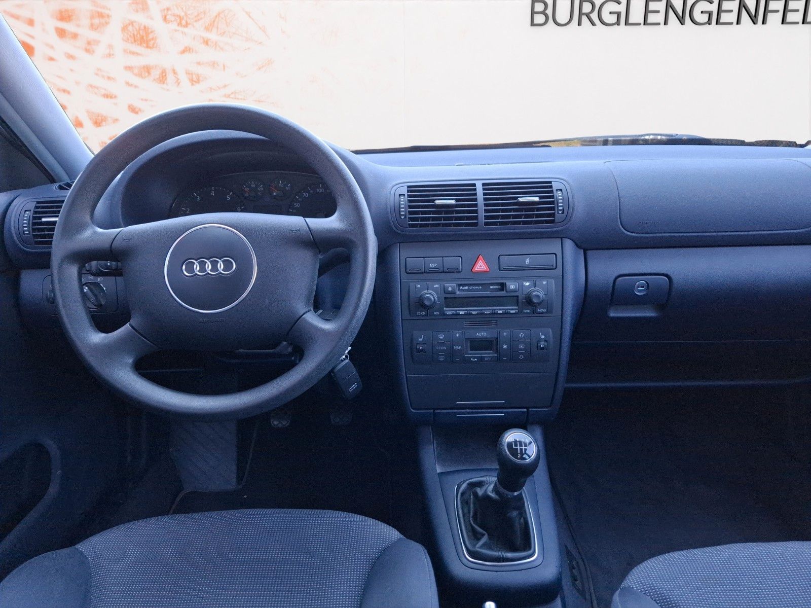 Fahrzeugabbildung Audi A3 1.6 Ambiente ! SHZ ! Klimaautom. ! 2te Hand !