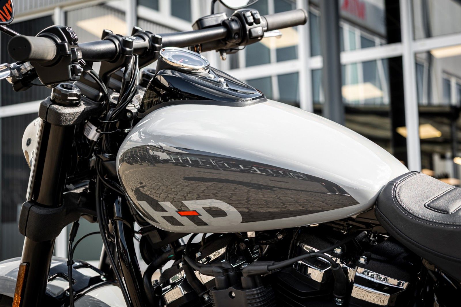 Fahrzeugabbildung Harley-Davidson FXFBS Fat Bob 114 CUI Softail - Jekill & Hyde