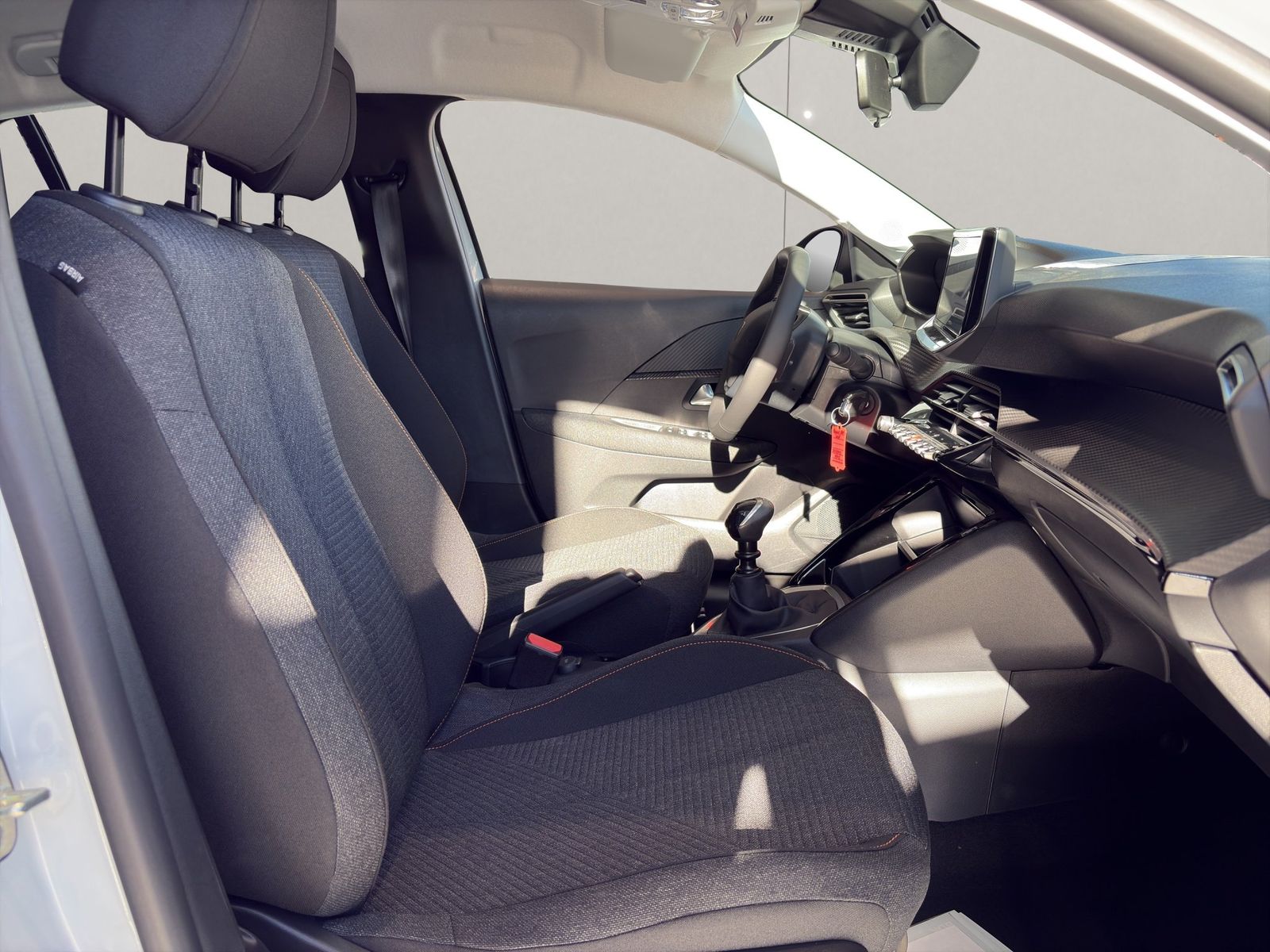 Peugeot 208 - Bild 16