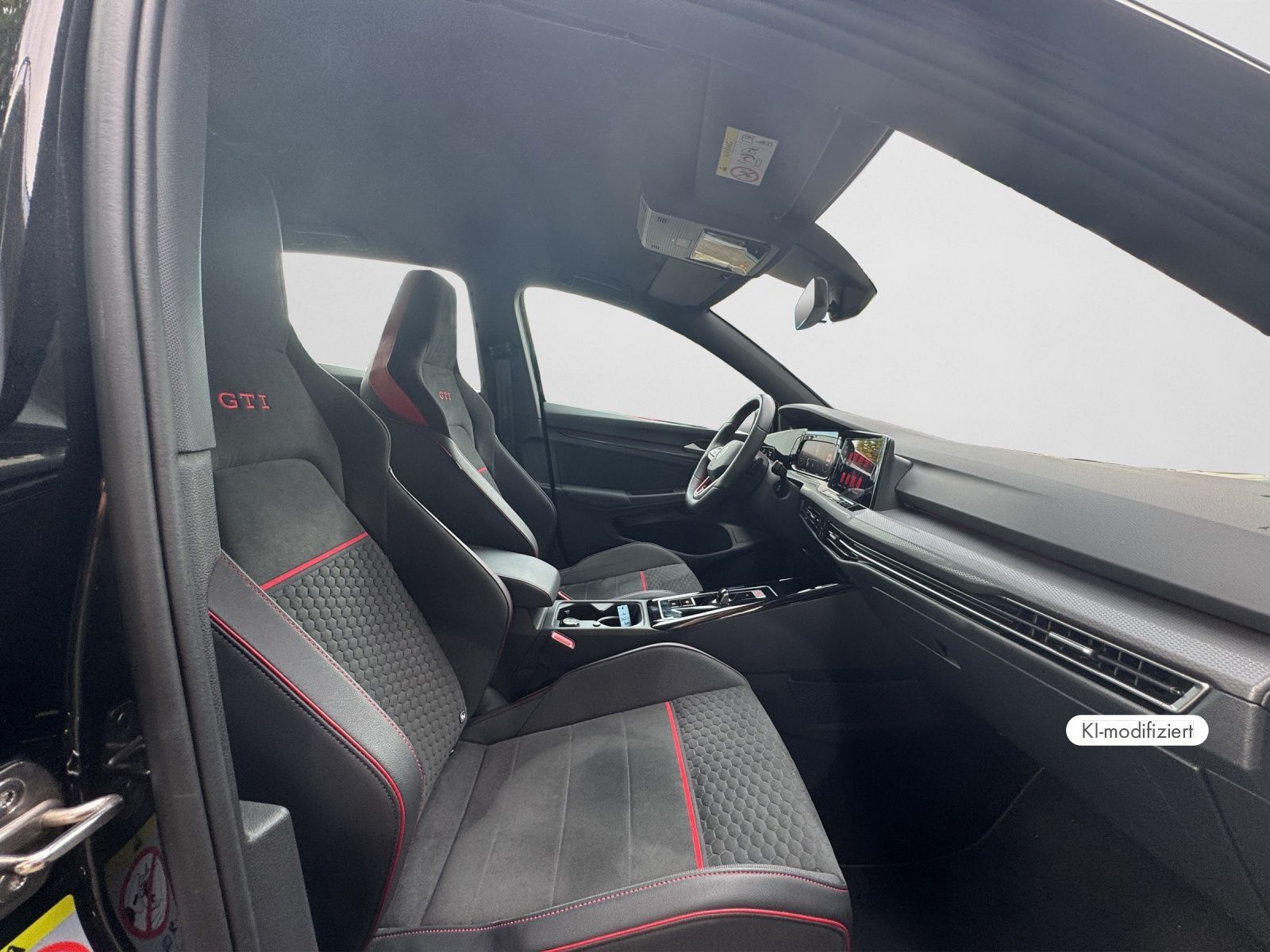 Volkswagen Golf VIII GTI CLUBSPORT 2.0 TSI DSG LED PLUS REA foto 5