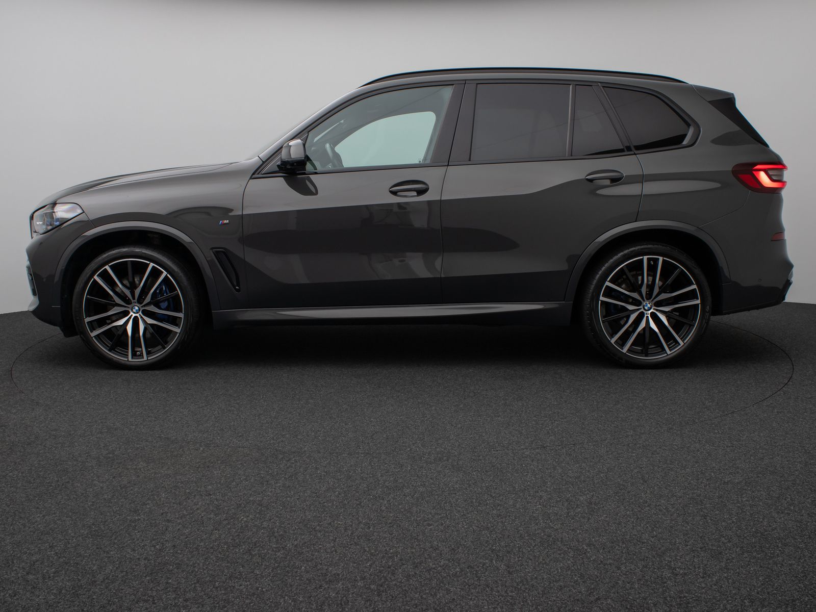 Fahrzeugabbildung BMW X5 M50i Panorama 360° Laser HUD H/K Individual