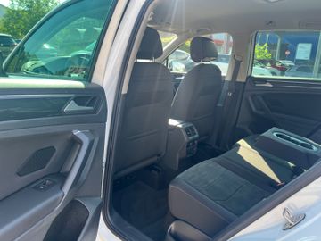 Volkswagen Tiguan - 10