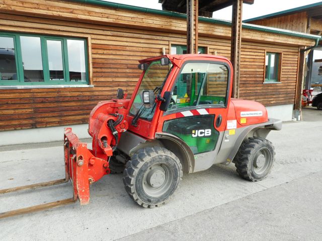 JCB 520-40 ( 2 Tonnen - 4 Meter )