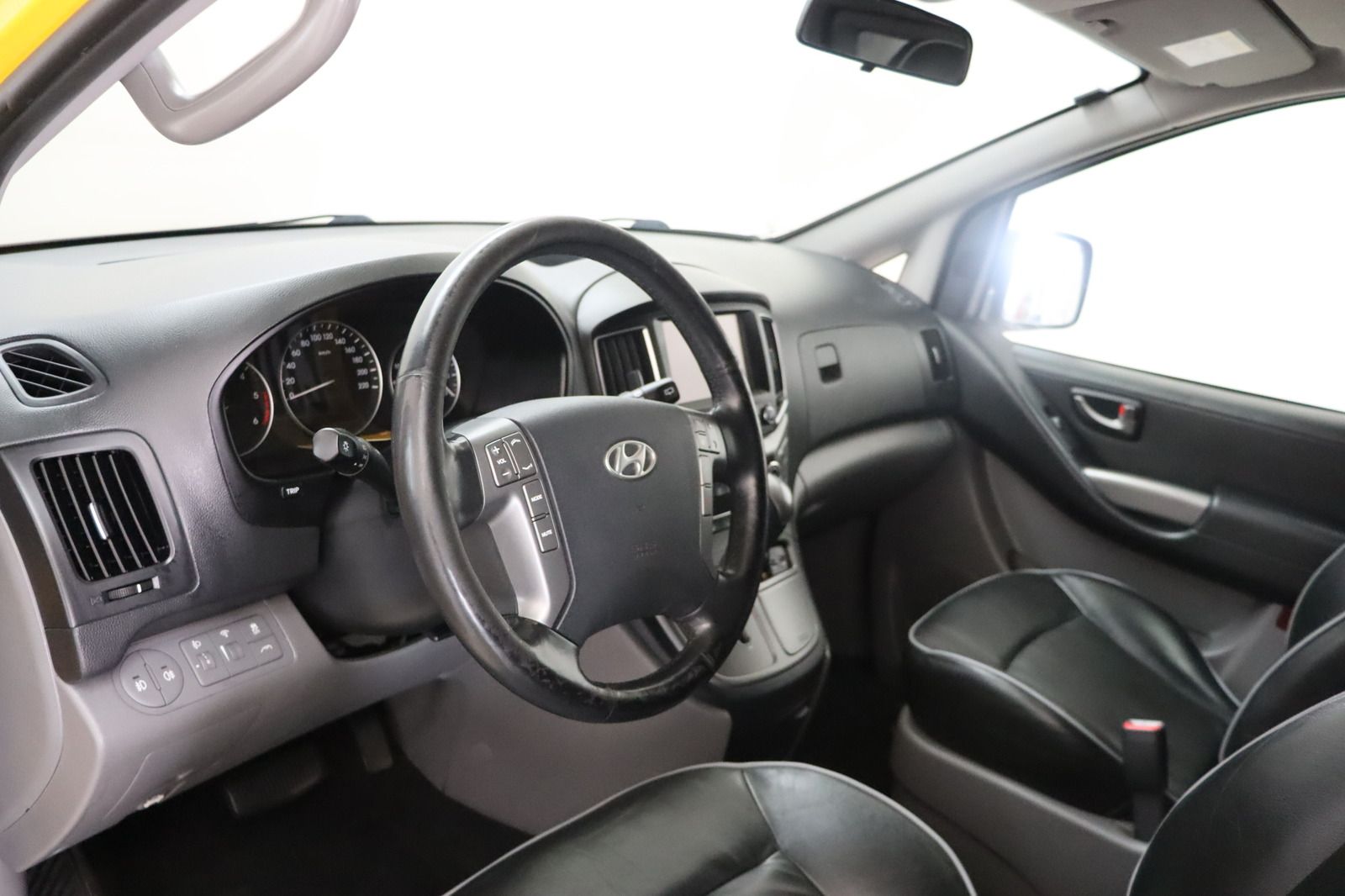 Fahrzeugabbildung Hyundai H-1 2.5CRDi Starex * RFK * Lenkradhzg. * Navi